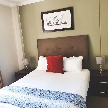 Westpoint Sandton Apartments ヨハネスブルグ エクステリア 写真