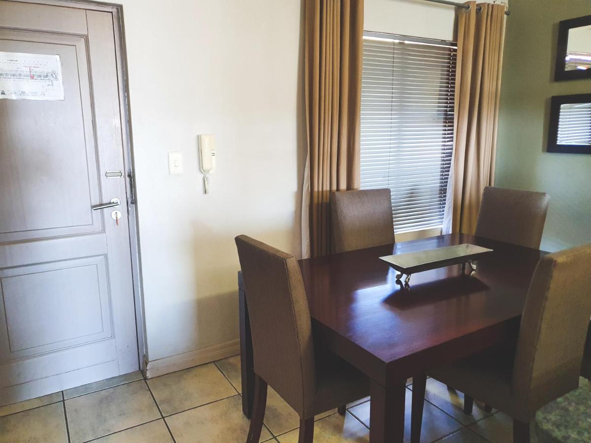 Westpoint Sandton Apartments ヨハネスブルグ エクステリア 写真