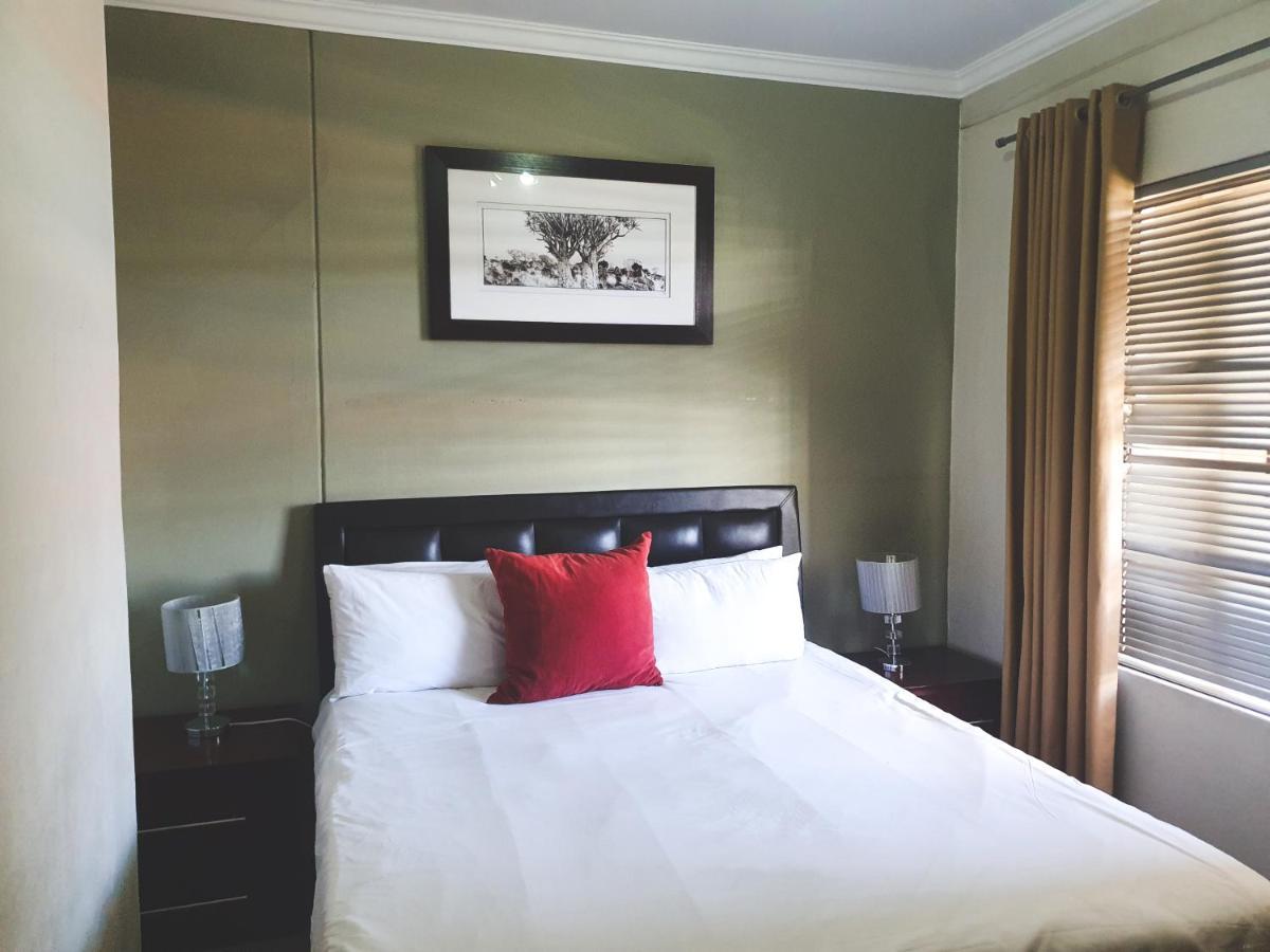 Westpoint Sandton Apartments ヨハネスブルグ エクステリア 写真