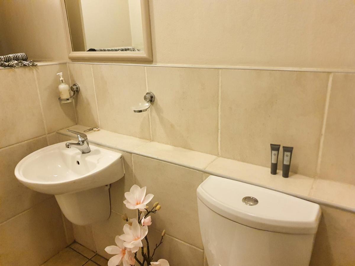 Westpoint Sandton Apartments ヨハネスブルグ エクステリア 写真